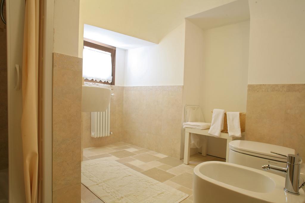 Grotta Cilicia B&B โนซิ ภายนอก รูปภาพ