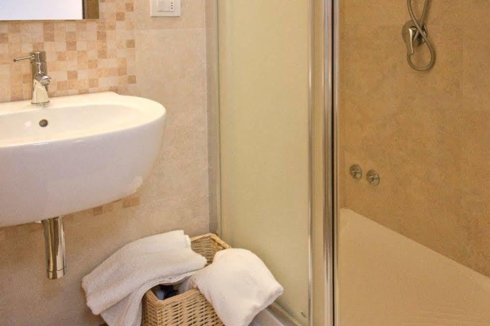 Grotta Cilicia B&B โนซิ ภายนอก รูปภาพ